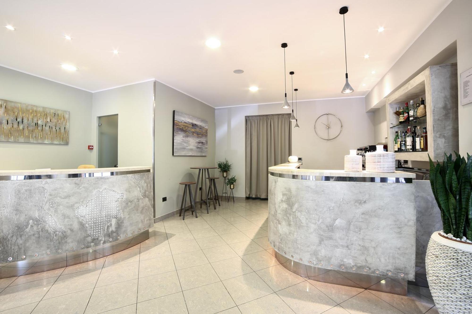 Hotel Trieste Cervia Exterior photo